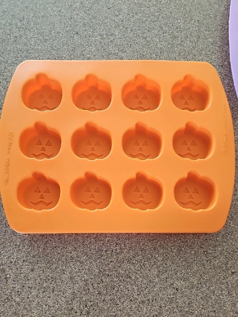 Wilton Holiday Seasonal Baking Molds